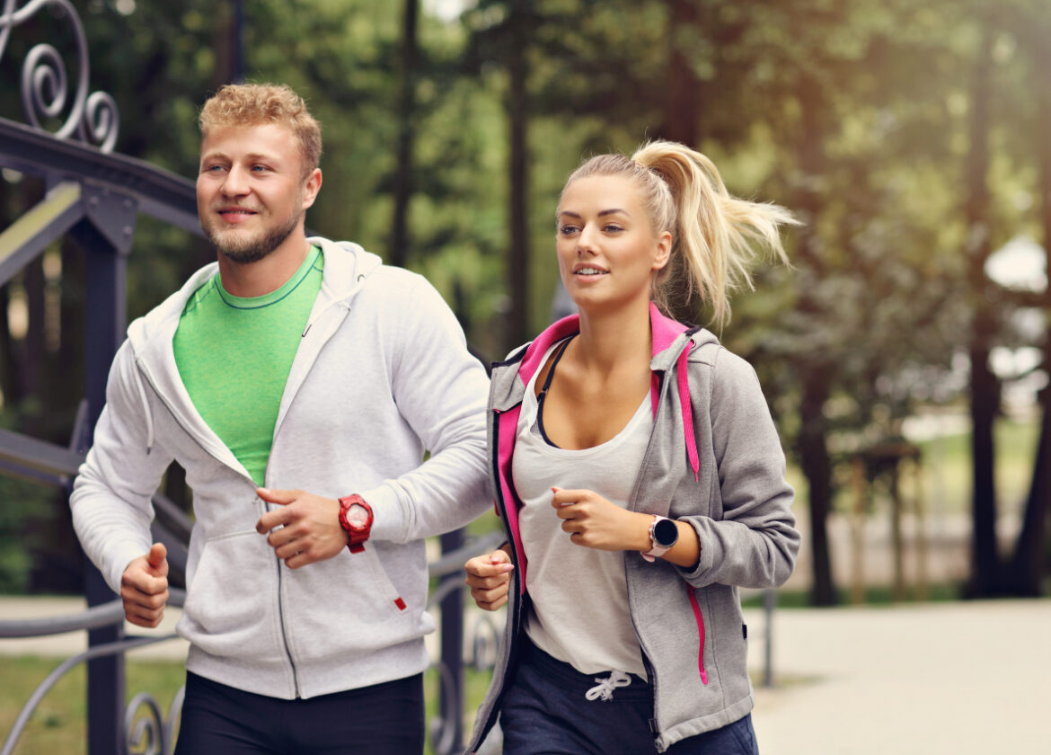 Smartwatch Garett fitness a smartwatch klasyczny: kiedy wybrać sport, a kiedy elegancję? 1 smartwatche-damskie-i-meskie-6.jpg